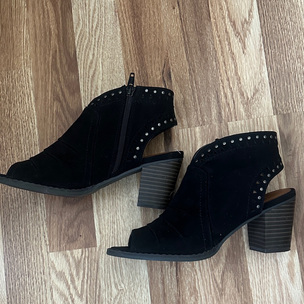 Sonoma Black Heeled Ankle Boots